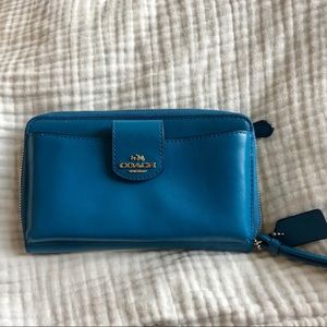 New without tags Coach Blue Wallet/Wristlet